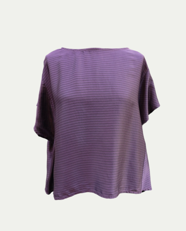 Blusa taglio a scatoletta color melanzana con riga sottile nera