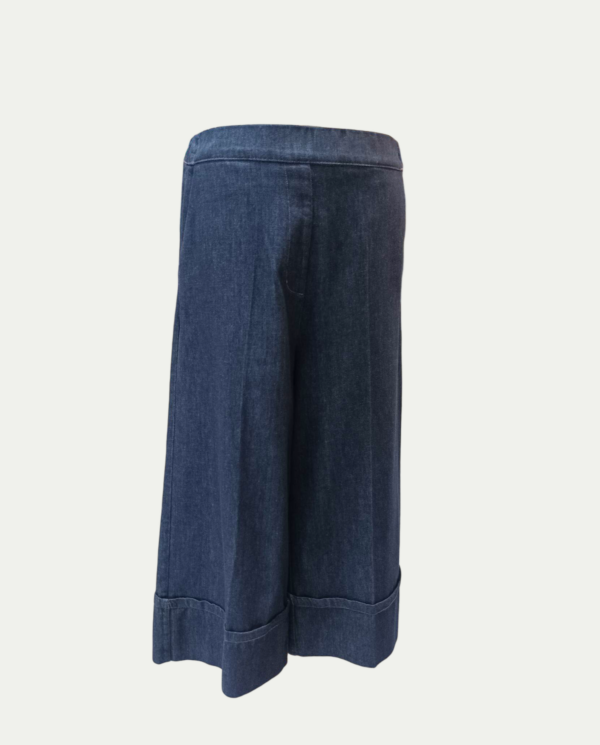 Jeans elastico in vita gamba larga, lunghezza media sopra caviglia